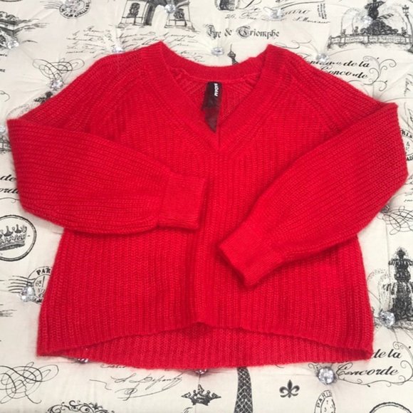 NAADAM Naadam Alute Deep V Sweater - Picture 3 of 8